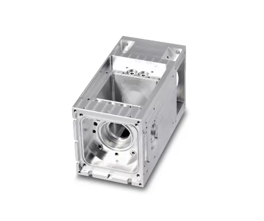 Máquina CNC de 5 eixos trabalhando