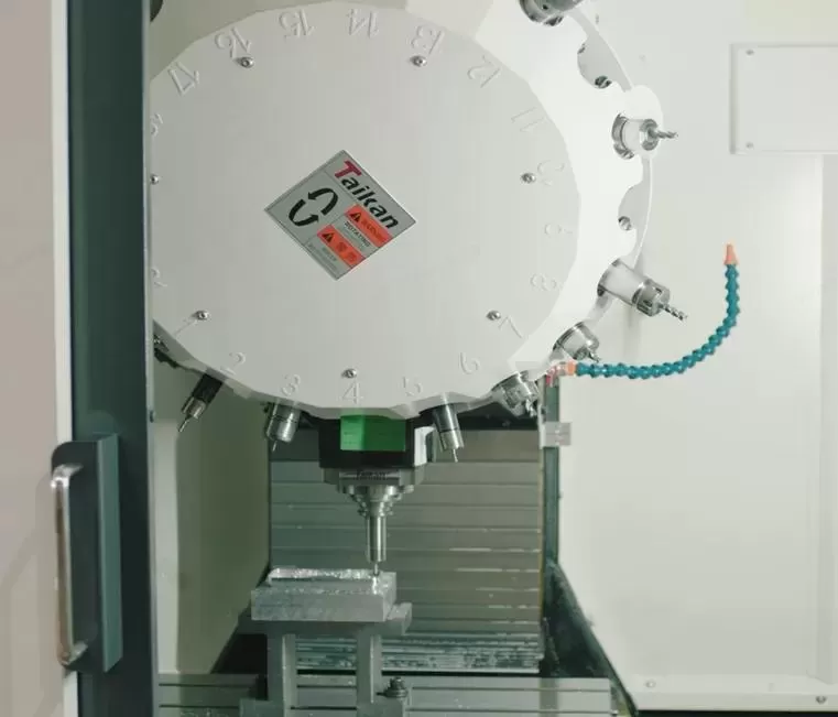 Perfuração e fresamento CNC Perfuração e fresamento CNC
