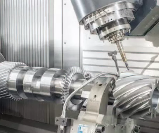 Centro de Usinagem CNC de 7 Eixos