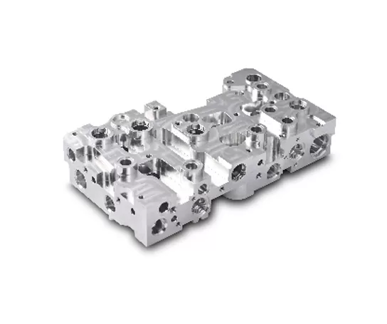 Máquina CNC de 5 eixos trabalhando