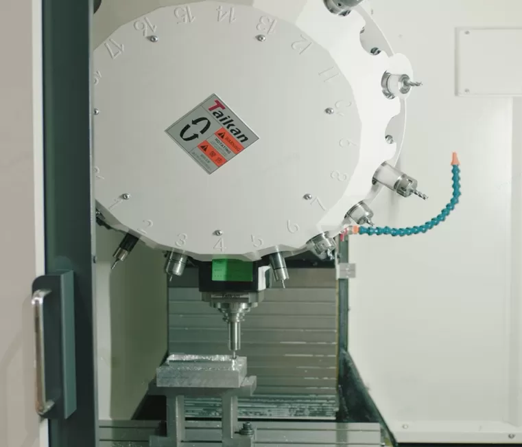 Características do centro de usinagem de perfuração e moagem